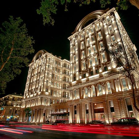 فندق Intercontinental Baku By Ihg المظهر الخارجي الصورة The hotel at night