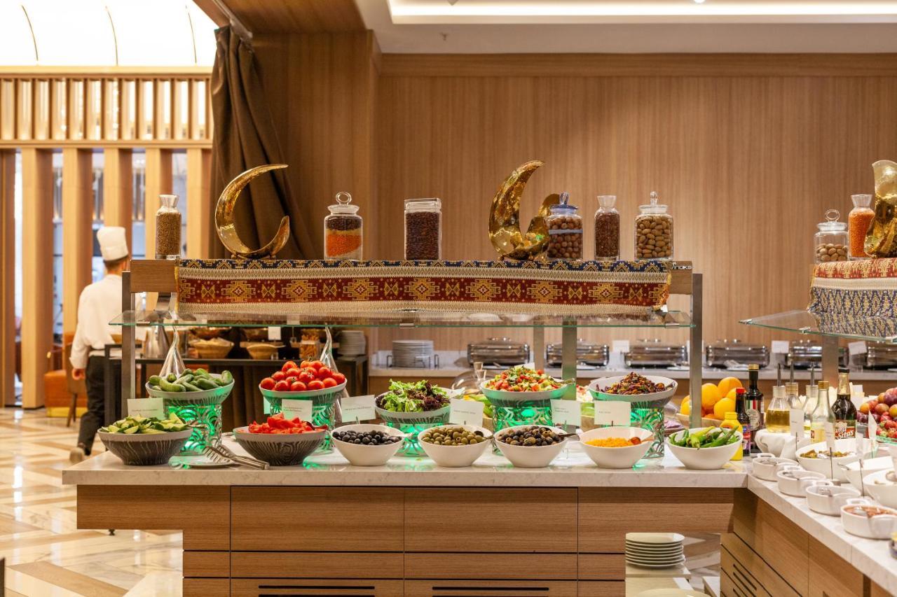 فندق Intercontinental Baku By Ihg المظهر الخارجي الصورة A buffet at a hotel